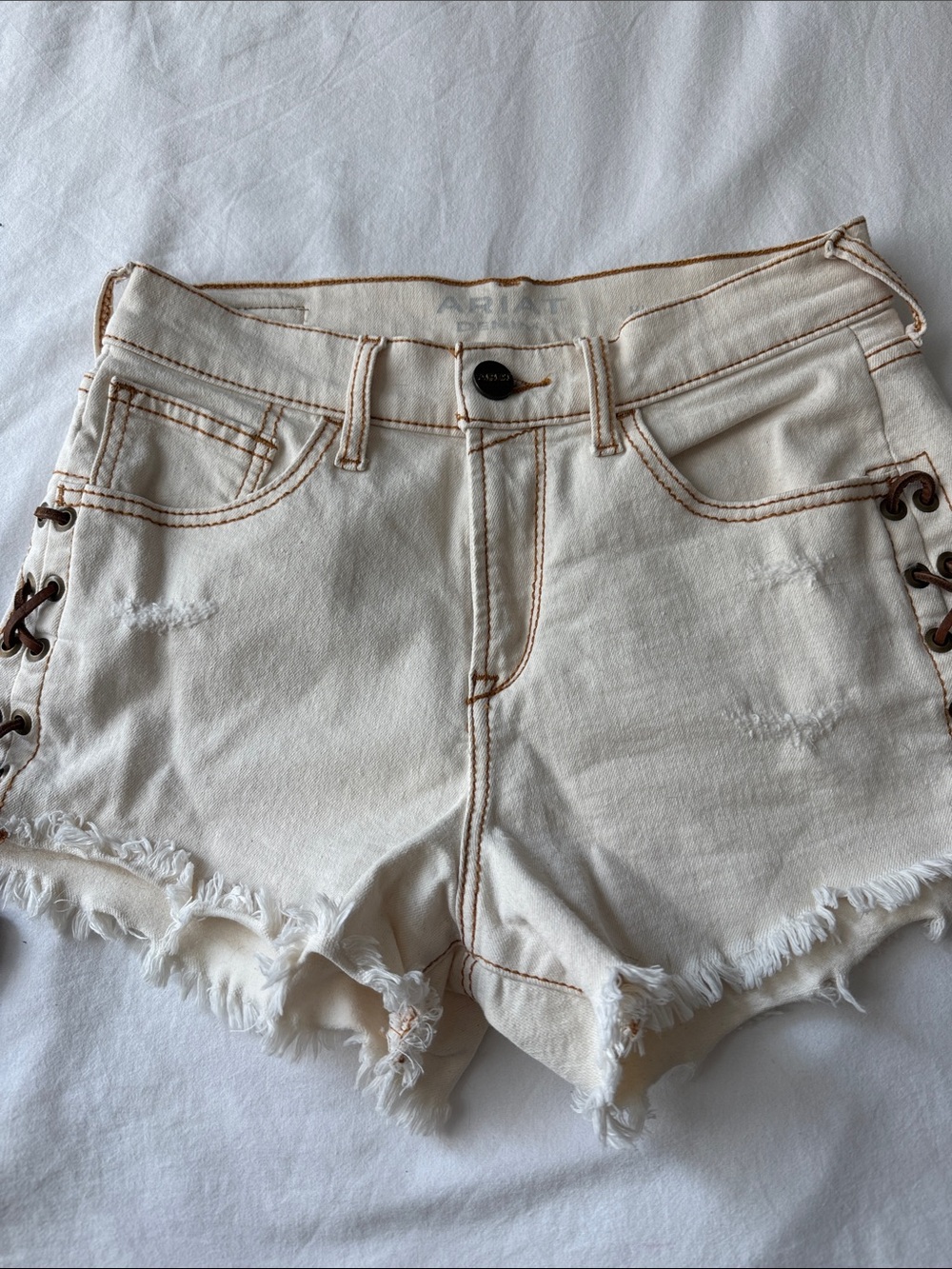 ARIAT Boyfriend High-Rise Frayed Hem Women’s Shorts in Cream